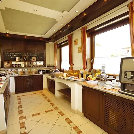 Kaiserstube Bed & Breakfast Flachau